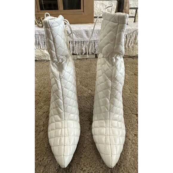 Anne Michelle Women's Pointed Toe 4” Stiletto High Heel Ankle Booties Sz 7 White - Picture 2 of 5